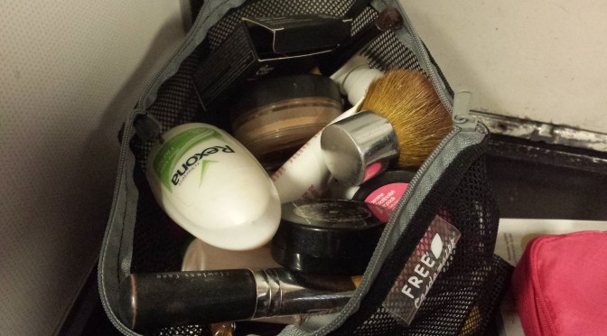 Strandet på en øde ø med en stewardesse…